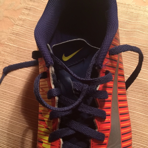 Athletic shoes - youth soccer cleats - Picture 5 of 8